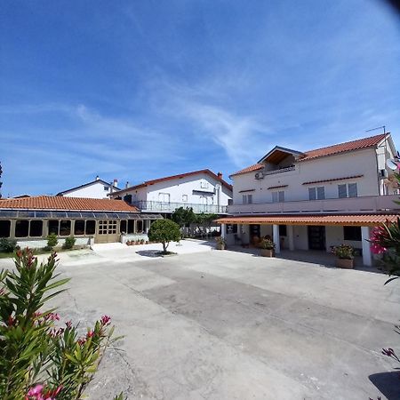 Apartment-Rooms Preka Palit Екстериор снимка