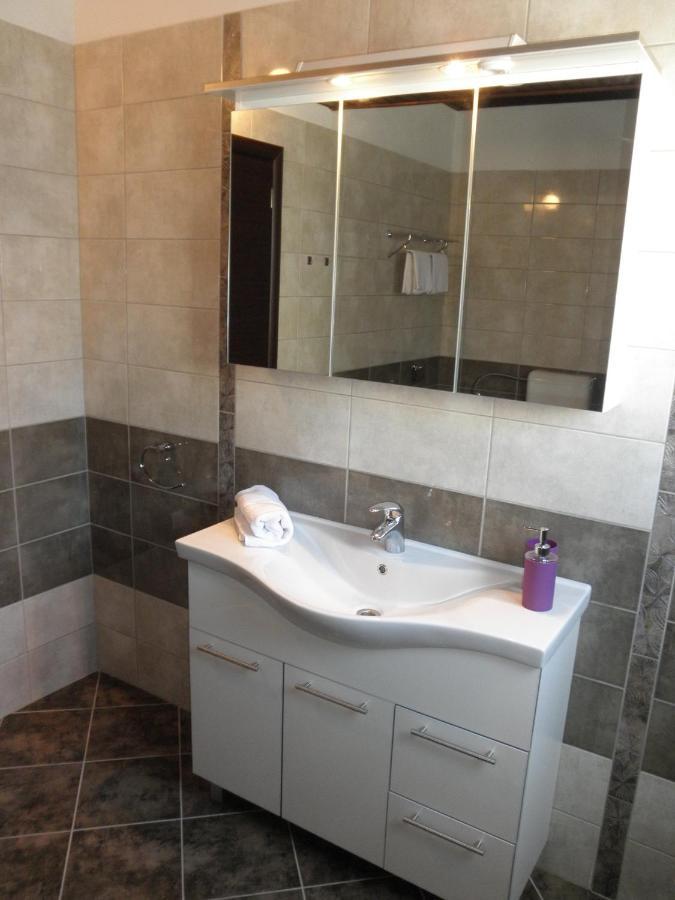 Apartment-Rooms Preka Palit Екстериор снимка