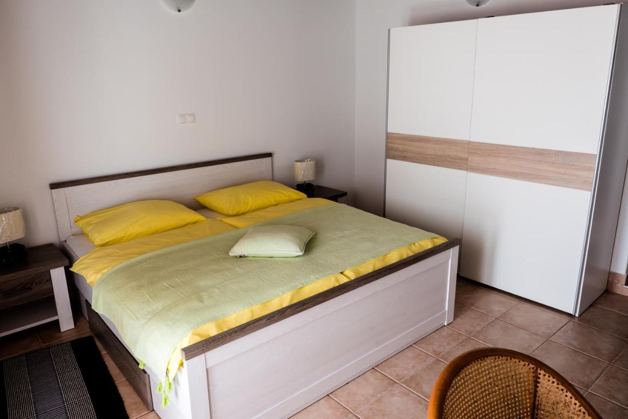 Apartment-Rooms Preka Palit Екстериор снимка