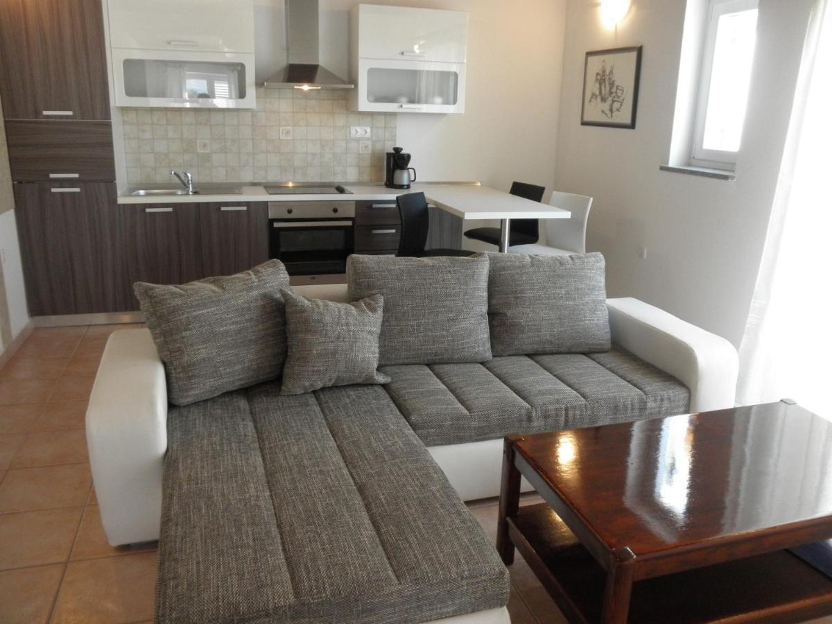 Apartment-Rooms Preka Palit Екстериор снимка