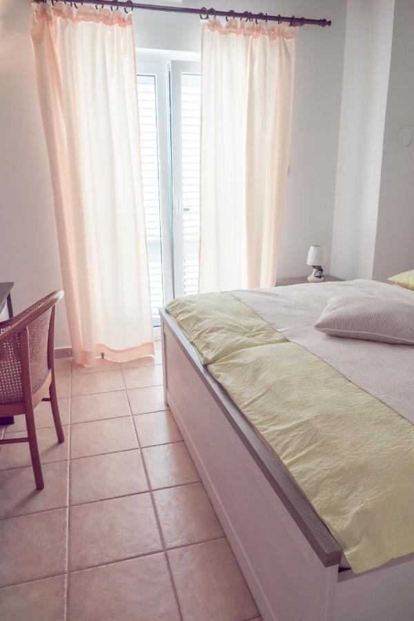 Apartment-Rooms Preka Palit Екстериор снимка