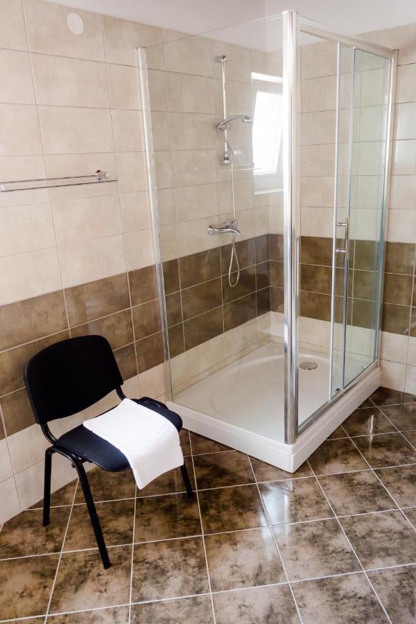 Apartment-Rooms Preka Palit Екстериор снимка