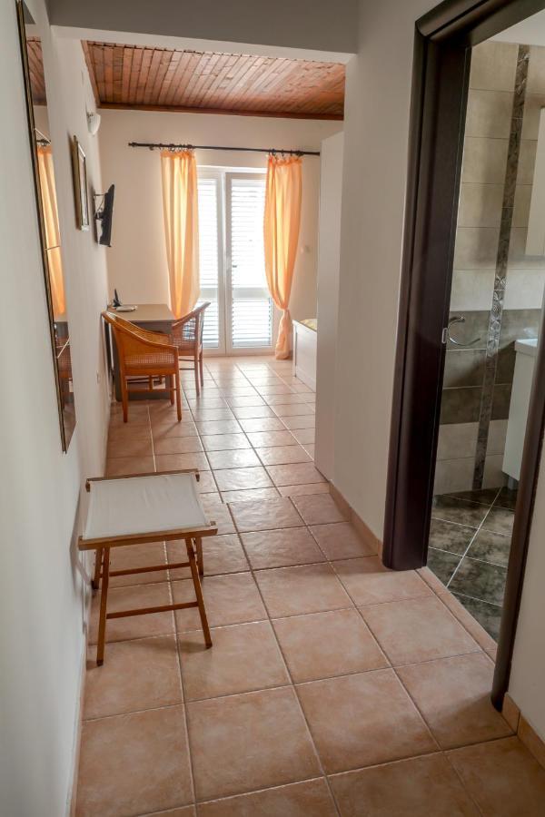 Apartment-Rooms Preka Palit Екстериор снимка