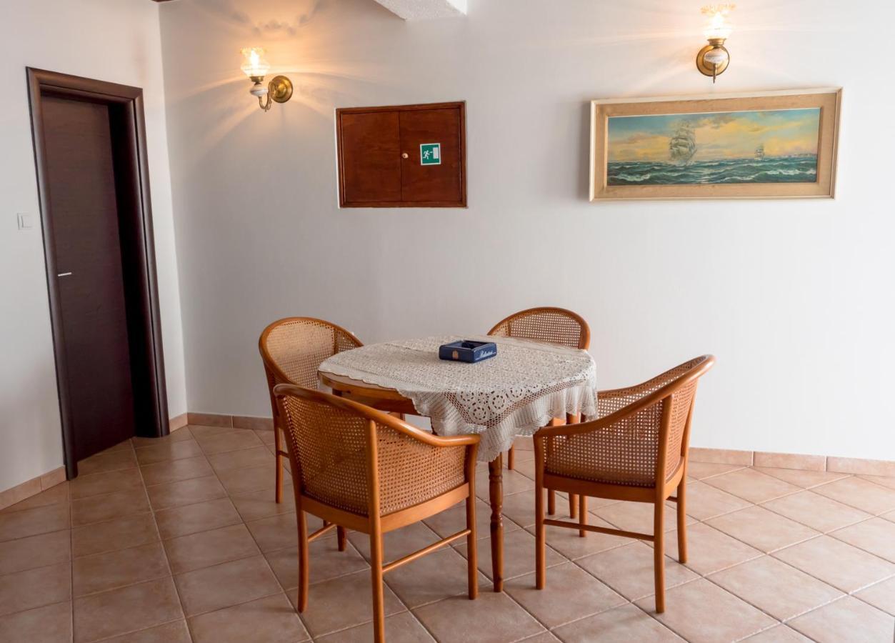 Apartment-Rooms Preka Palit Екстериор снимка