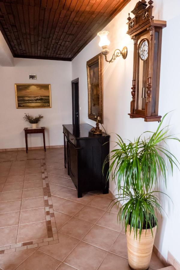 Apartment-Rooms Preka Palit Екстериор снимка