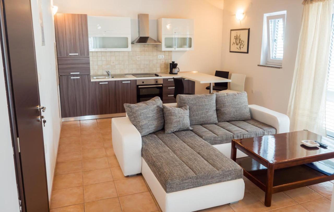 Apartment-Rooms Preka Palit Екстериор снимка