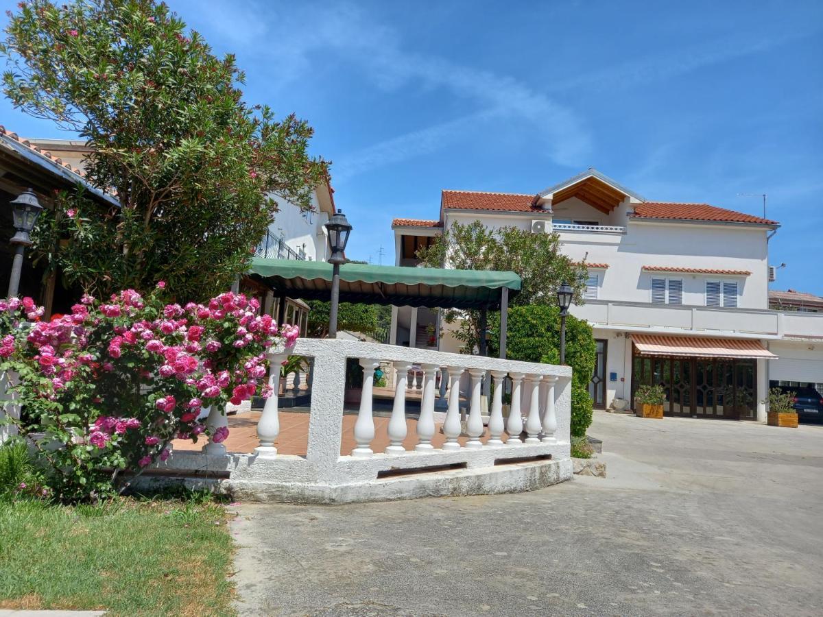 Apartment-Rooms Preka Palit Екстериор снимка