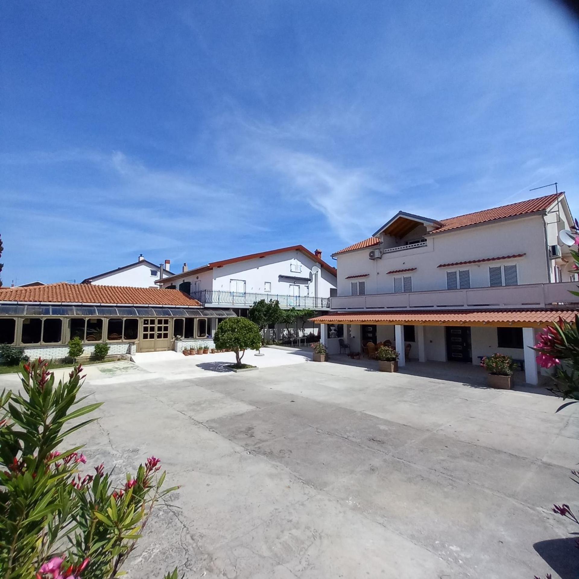 Apartment-Rooms Preka Palit Екстериор снимка